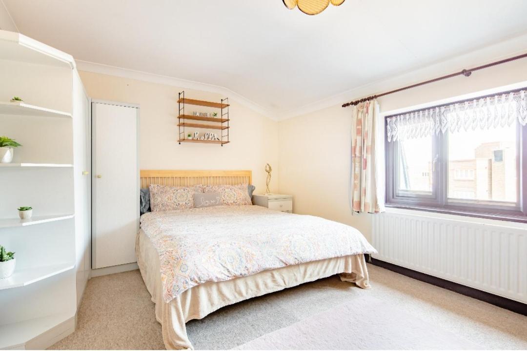 Spacious Room 2 Mins From Station Londýn Exteriér fotografie