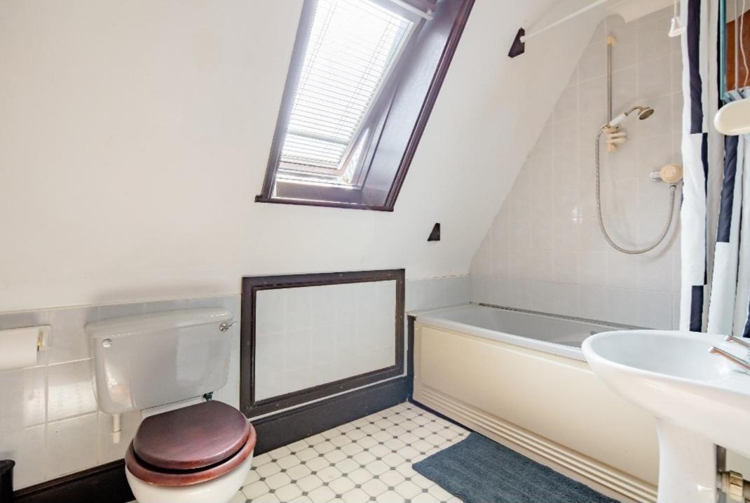 Spacious Room 2 Mins From Station Londýn Exteriér fotografie